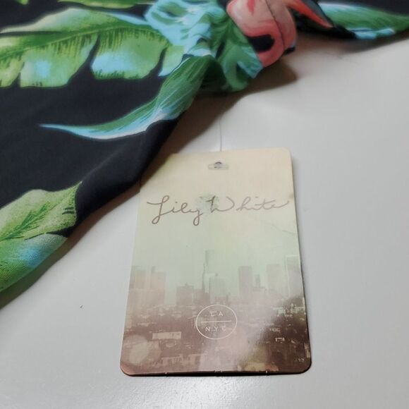 NEW PINK FLAMINGO TROPICAL WRINKLE FREE TOP M medium NWT - Picture 7 of 12